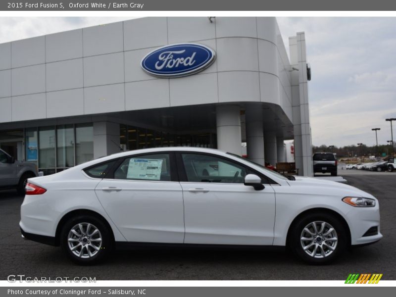 Oxford White / Earth Gray 2015 Ford Fusion S