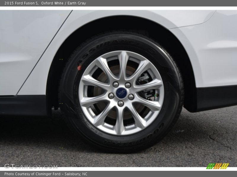 Oxford White / Earth Gray 2015 Ford Fusion S