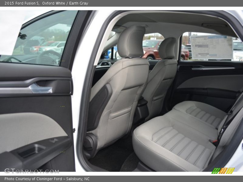 Oxford White / Earth Gray 2015 Ford Fusion S