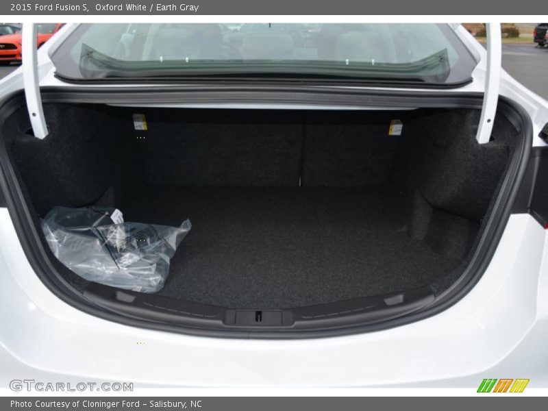 Oxford White / Earth Gray 2015 Ford Fusion S
