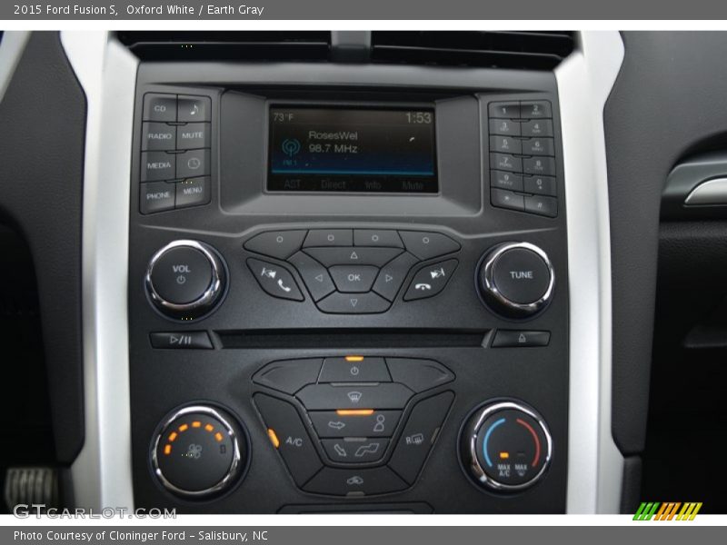 Oxford White / Earth Gray 2015 Ford Fusion S