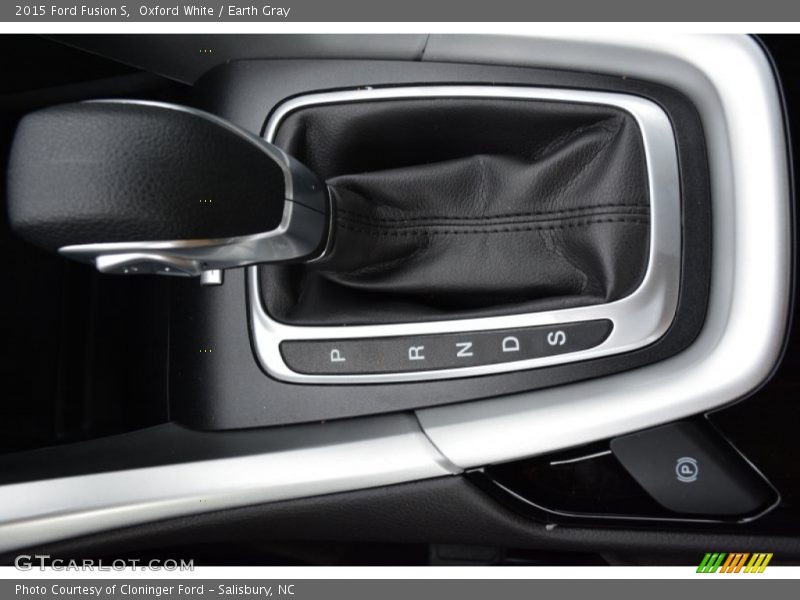 Oxford White / Earth Gray 2015 Ford Fusion S