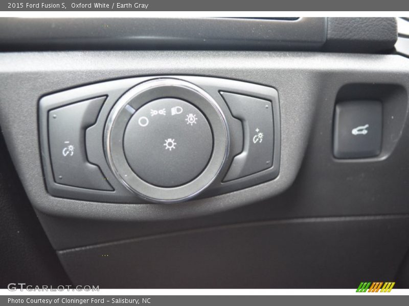 Oxford White / Earth Gray 2015 Ford Fusion S