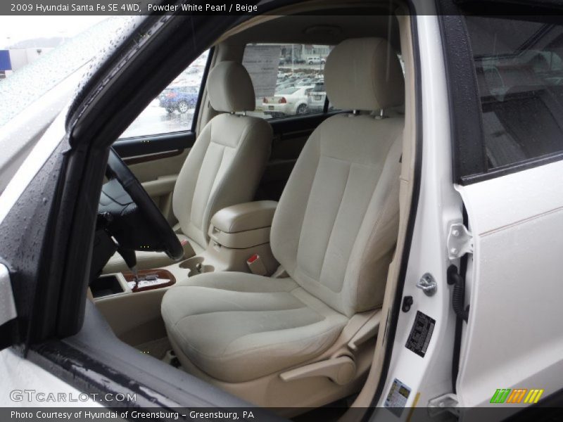 Front Seat of 2009 Santa Fe SE 4WD