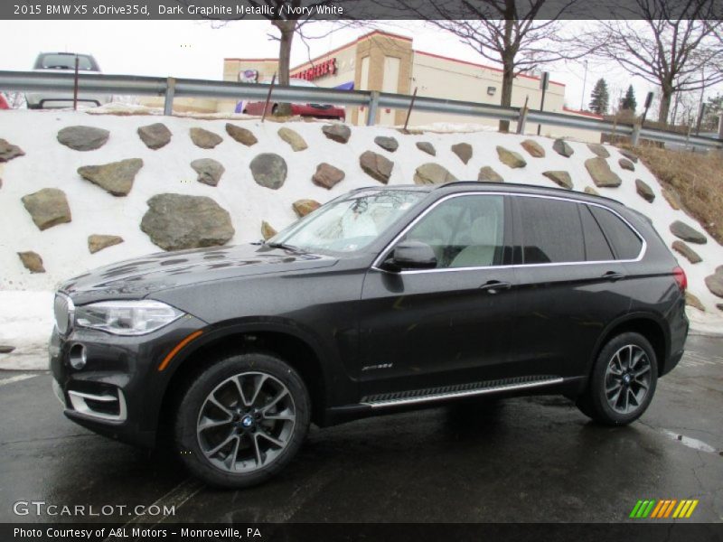 Front 3/4 View of 2015 X5 xDrive35d