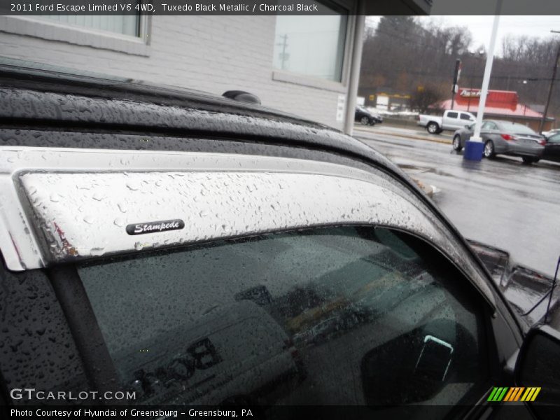 Tuxedo Black Metallic / Charcoal Black 2011 Ford Escape Limited V6 4WD