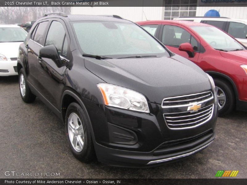Front 3/4 View of 2015 Trax LT