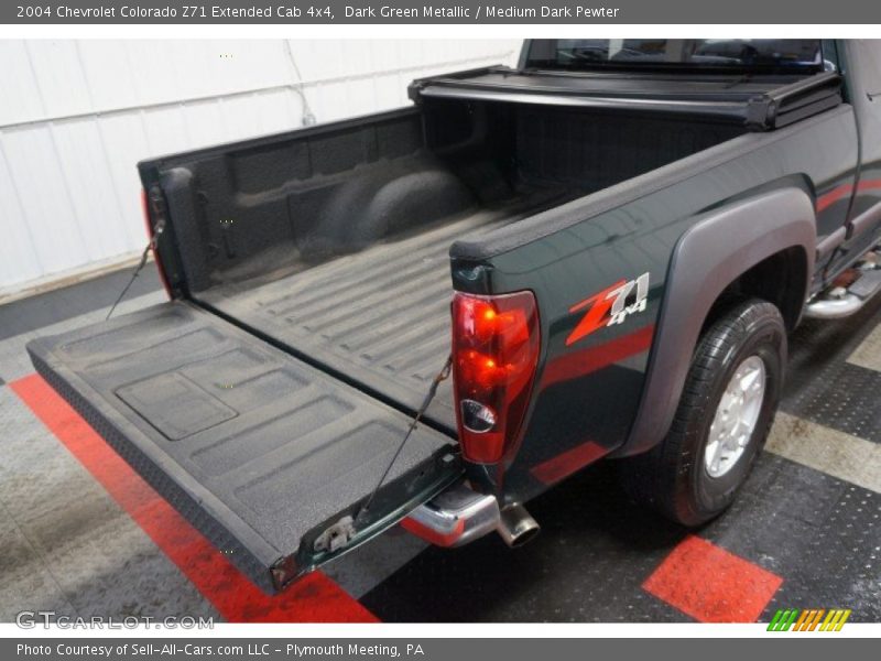 Dark Green Metallic / Medium Dark Pewter 2004 Chevrolet Colorado Z71 Extended Cab 4x4