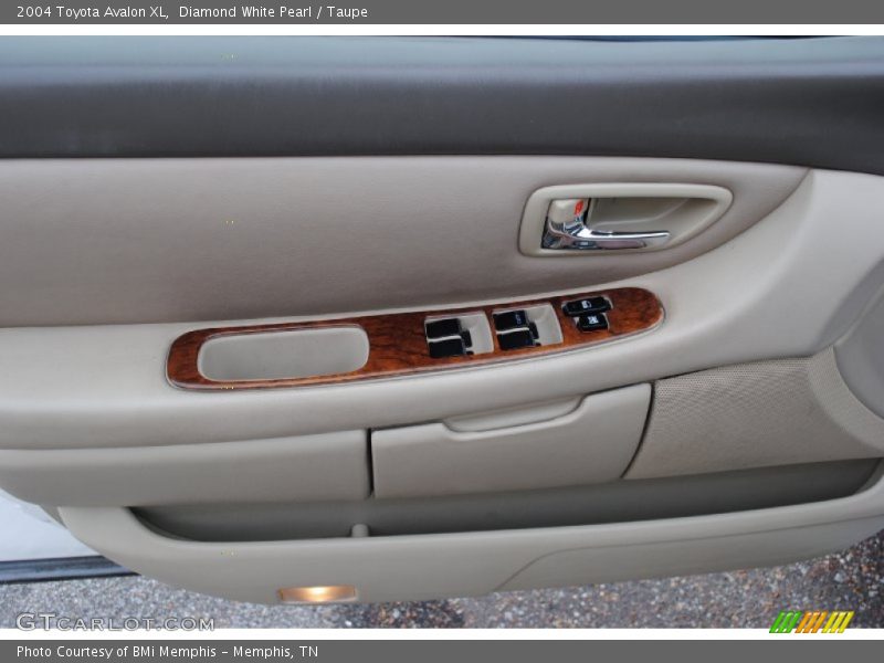Diamond White Pearl / Taupe 2004 Toyota Avalon XL