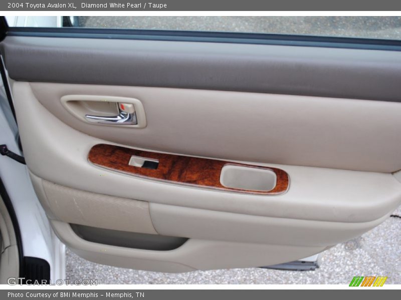 Diamond White Pearl / Taupe 2004 Toyota Avalon XL