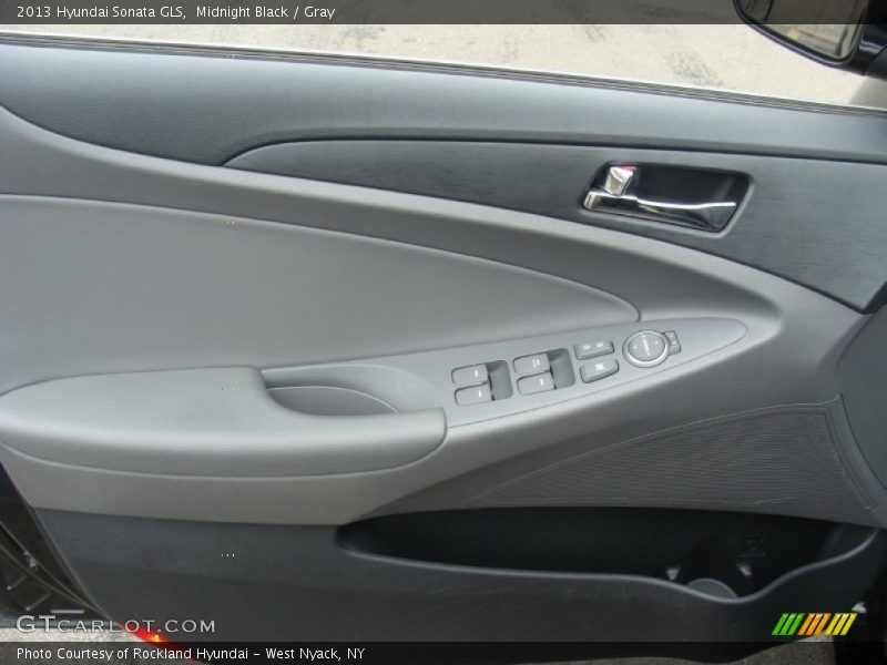 Midnight Black / Gray 2013 Hyundai Sonata GLS