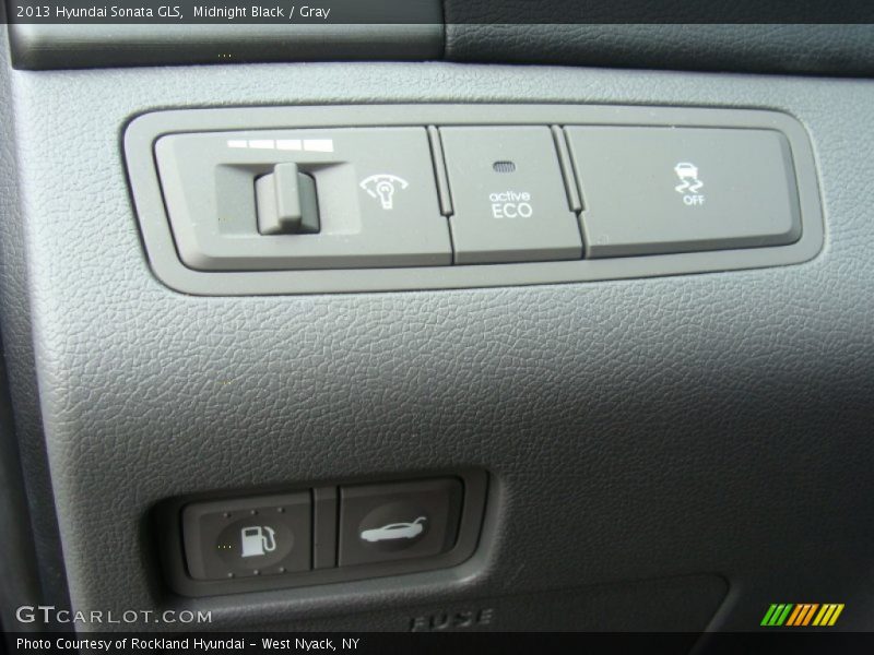 Midnight Black / Gray 2013 Hyundai Sonata GLS
