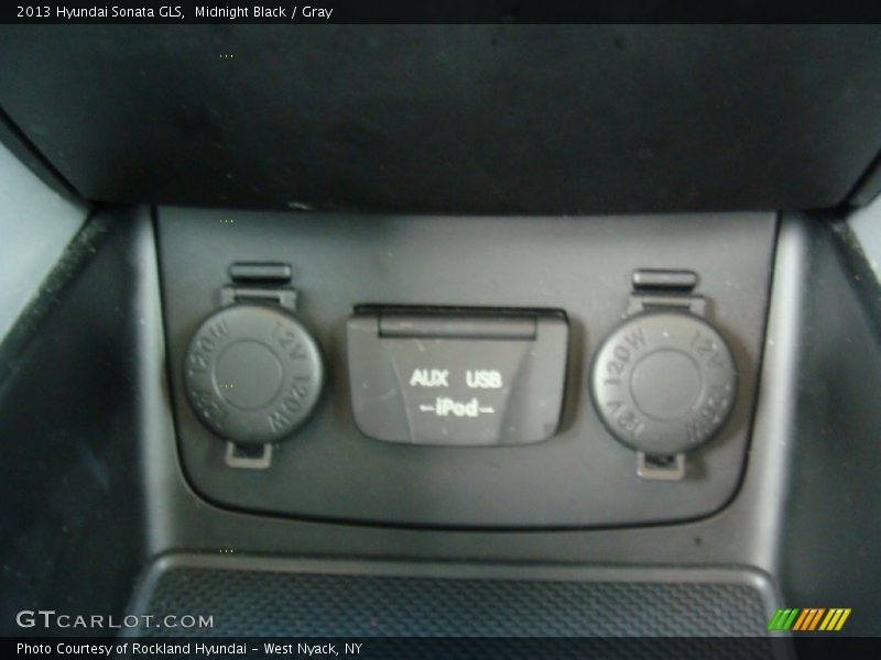 Midnight Black / Gray 2013 Hyundai Sonata GLS
