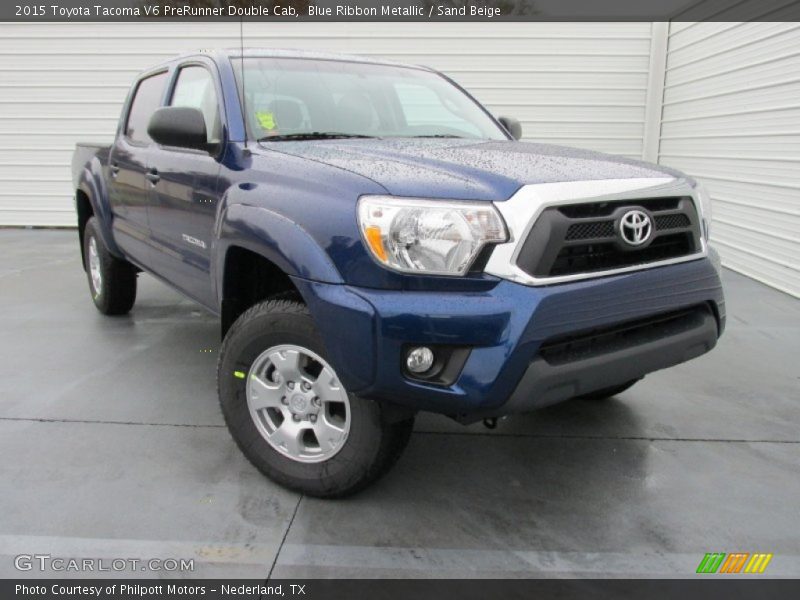 Front 3/4 View of 2015 Tacoma V6 PreRunner Double Cab