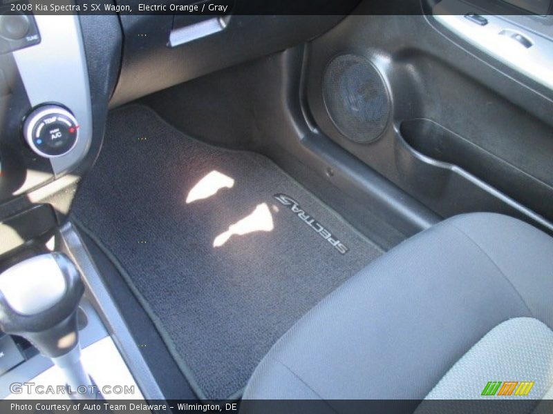 Electric Orange / Gray 2008 Kia Spectra 5 SX Wagon