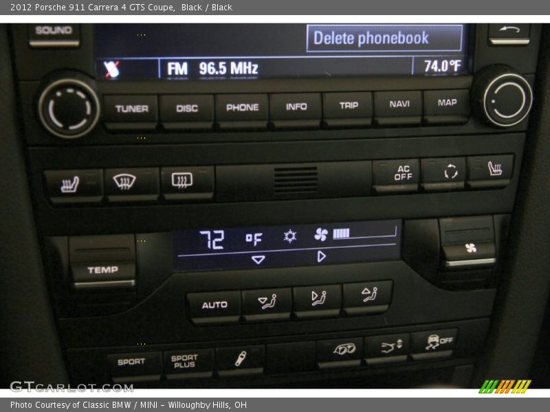 Controls of 2012 911 Carrera 4 GTS Coupe