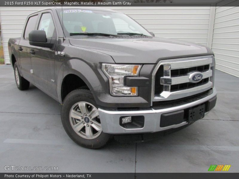 Front 3/4 View of 2015 F150 XLT SuperCrew