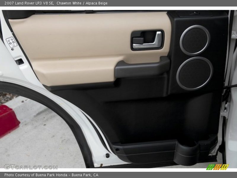 Chawton White / Alpaca Beige 2007 Land Rover LR3 V8 SE