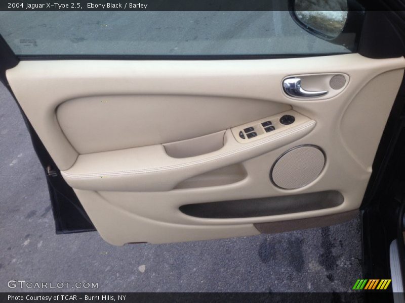 Ebony Black / Barley 2004 Jaguar X-Type 2.5