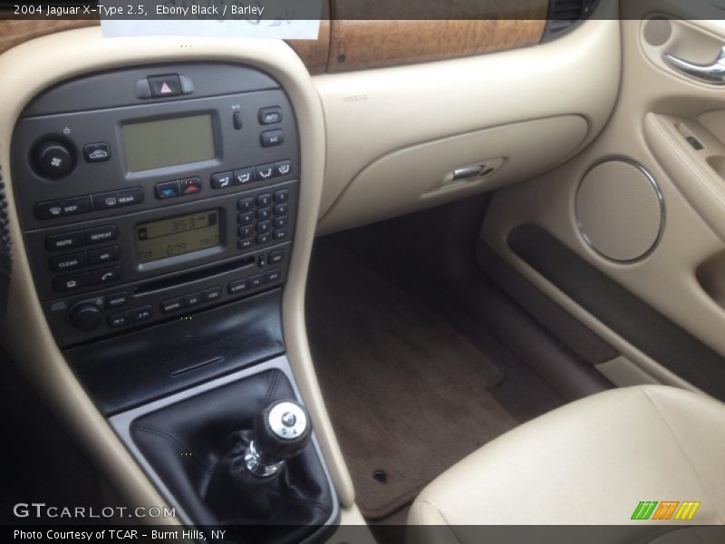 Ebony Black / Barley 2004 Jaguar X-Type 2.5