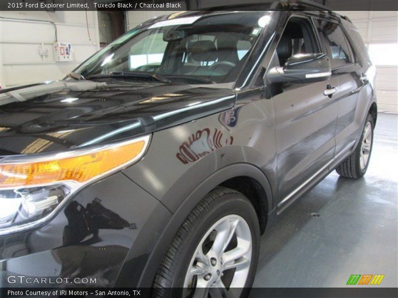 Tuxedo Black / Charcoal Black 2015 Ford Explorer Limited