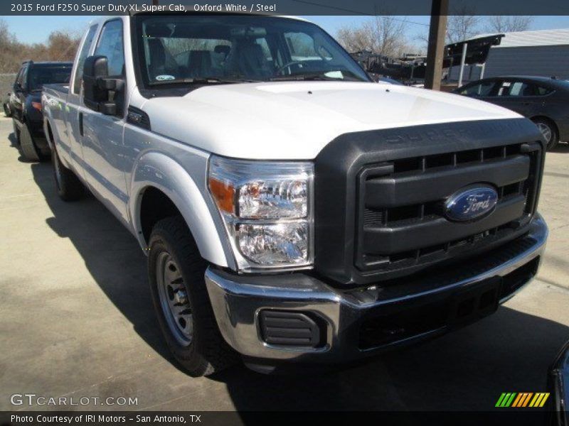 Front 3/4 View of 2015 F250 Super Duty XL Super Cab