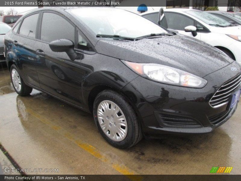 Tuxedo Black Metallic / Charcoal Black 2015 Ford Fiesta S Sedan