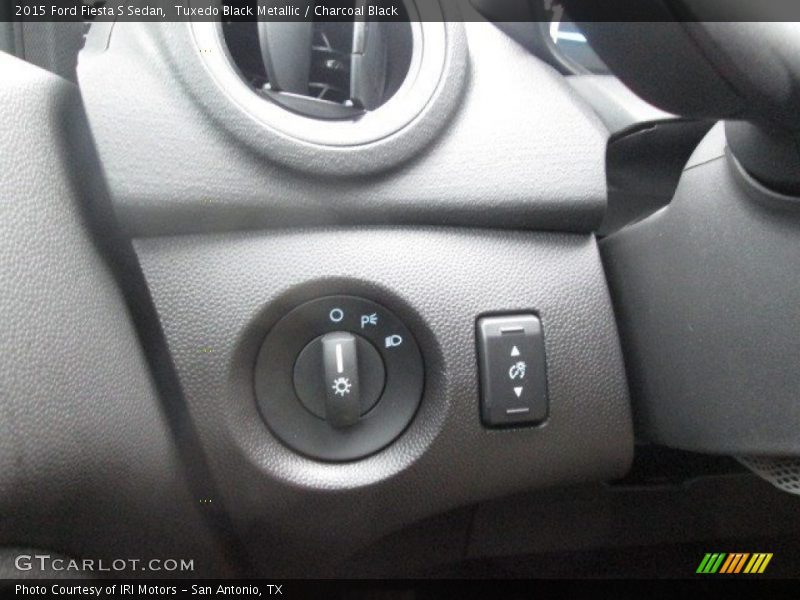 Tuxedo Black Metallic / Charcoal Black 2015 Ford Fiesta S Sedan