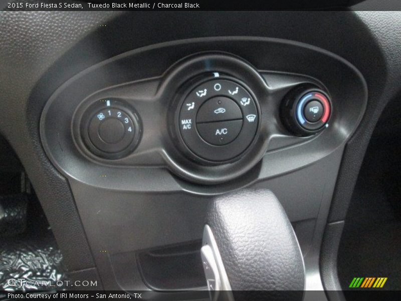 Tuxedo Black Metallic / Charcoal Black 2015 Ford Fiesta S Sedan