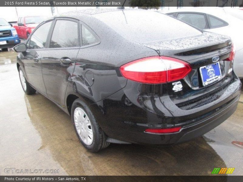Tuxedo Black Metallic / Charcoal Black 2015 Ford Fiesta S Sedan