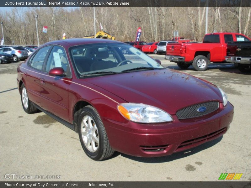Front 3/4 View of 2006 Taurus SEL