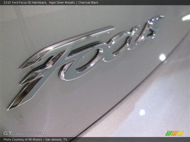 Ingot Silver Metallic / Charcoal Black 2015 Ford Focus SE Hatchback