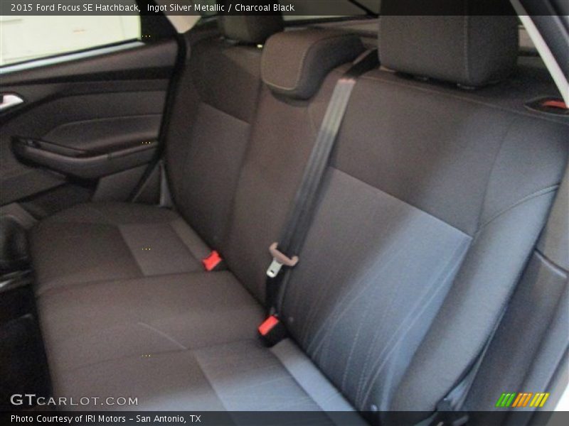 Ingot Silver Metallic / Charcoal Black 2015 Ford Focus SE Hatchback