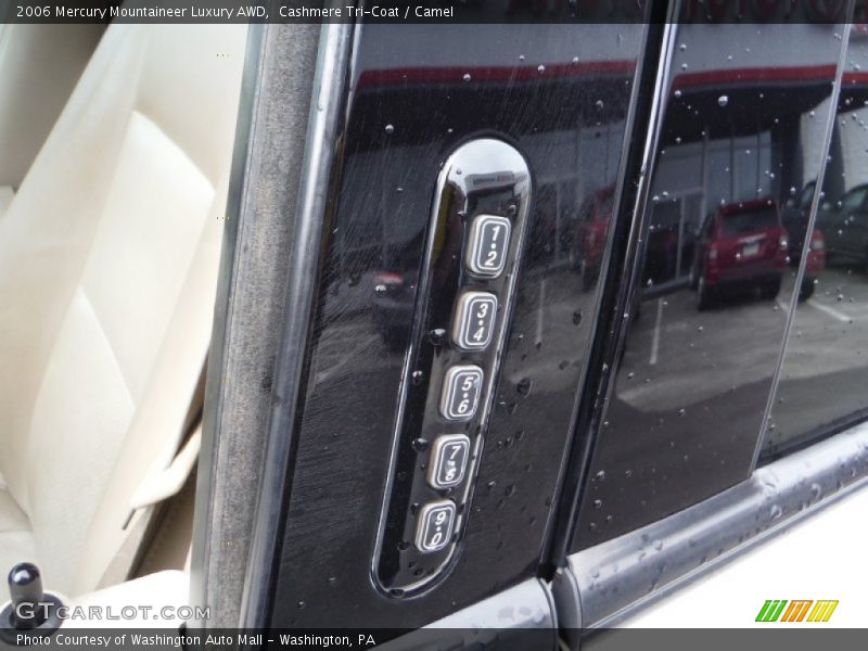 Cashmere Tri-Coat / Camel 2006 Mercury Mountaineer Luxury AWD