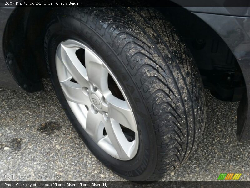Urban Gray / Beige 2007 Kia Rondo LX