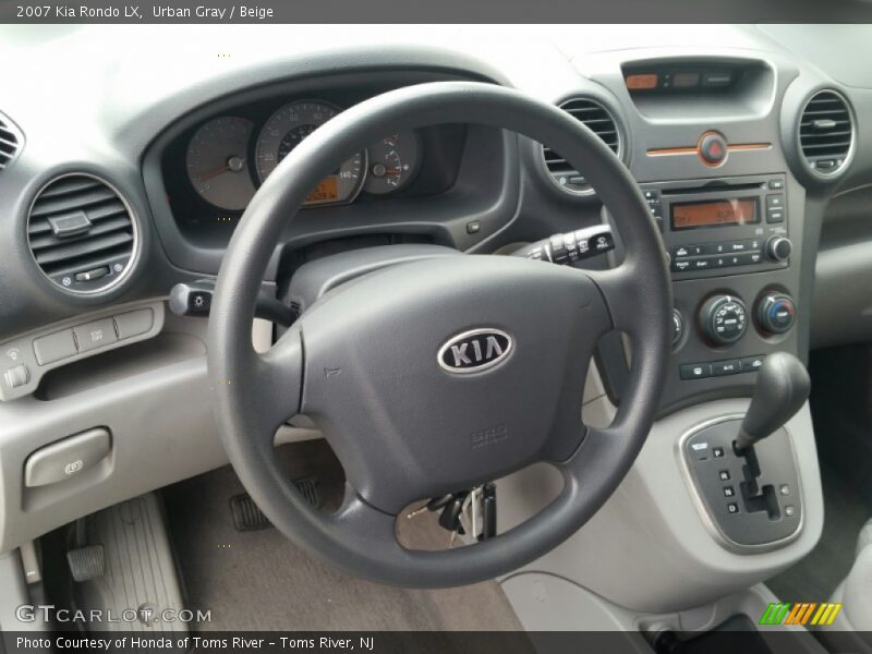 Dashboard of 2007 Rondo LX