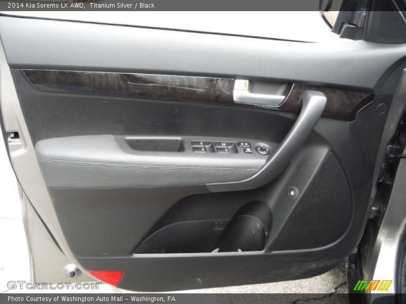 Titanium Silver / Black 2014 Kia Sorento LX AWD