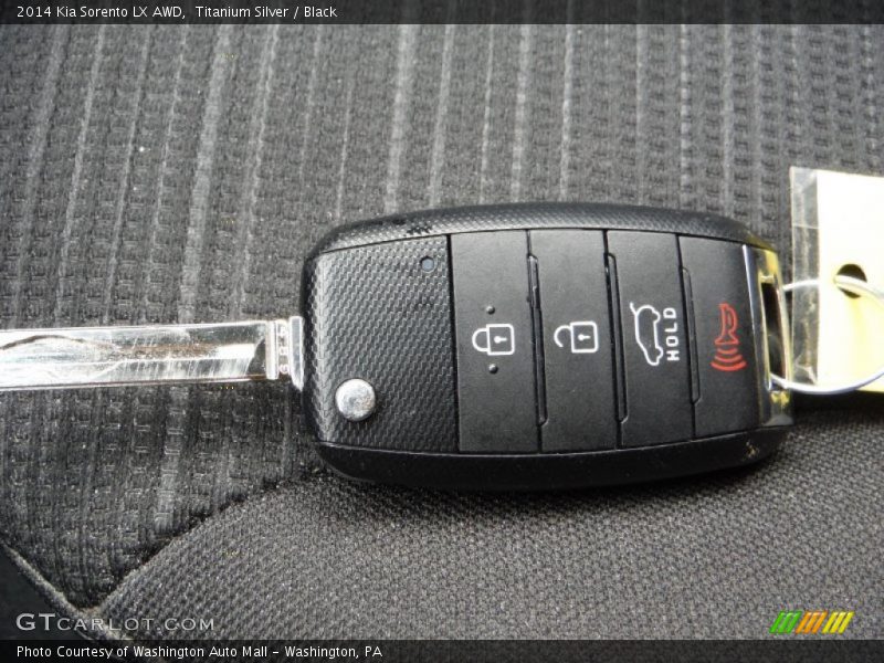 Titanium Silver / Black 2014 Kia Sorento LX AWD