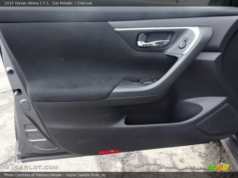 Gun Metallic / Charcoal 2015 Nissan Altima 2.5 S