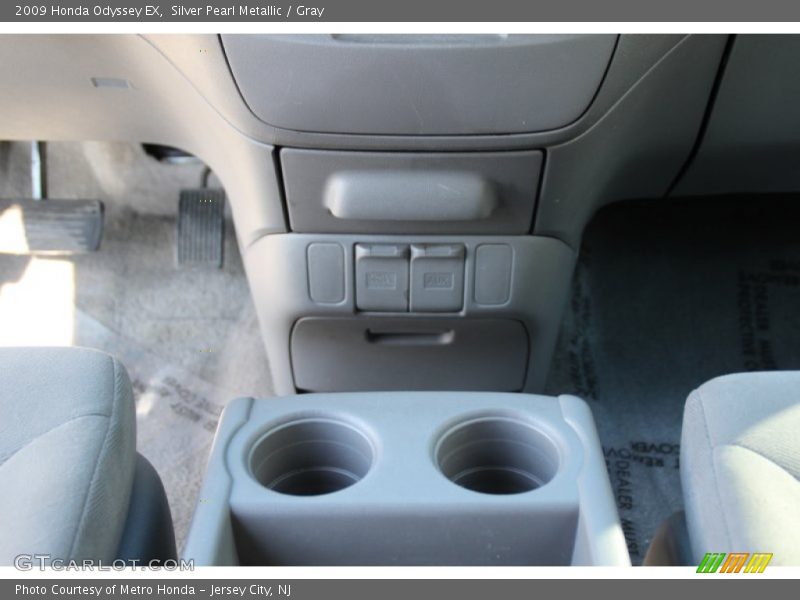 Silver Pearl Metallic / Gray 2009 Honda Odyssey EX
