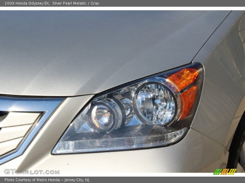 Silver Pearl Metallic / Gray 2009 Honda Odyssey EX