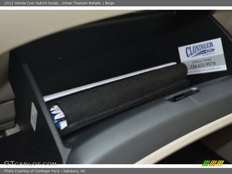 Urban Titanium Metallic / Beige 2013 Honda Civic Hybrid Sedan