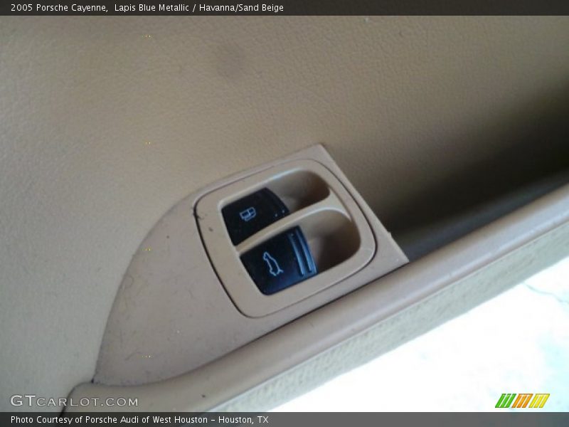 Lapis Blue Metallic / Havanna/Sand Beige 2005 Porsche Cayenne