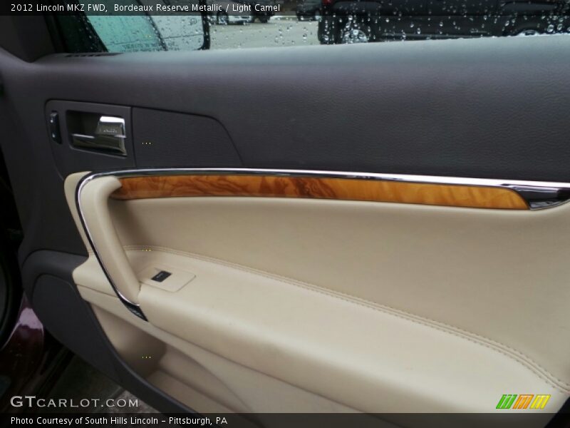 Bordeaux Reserve Metallic / Light Camel 2012 Lincoln MKZ FWD