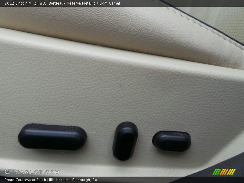 Bordeaux Reserve Metallic / Light Camel 2012 Lincoln MKZ FWD