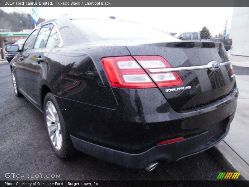 Tuxedo Black / Charcoal Black 2014 Ford Taurus Limited