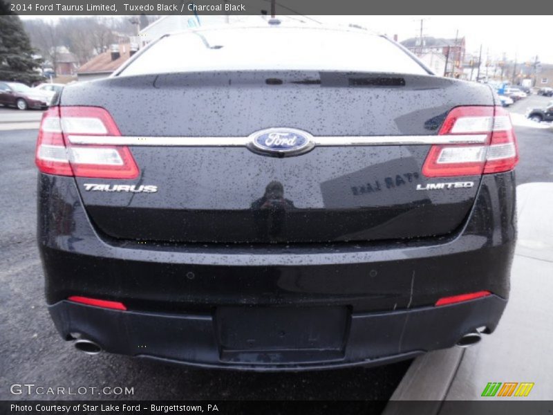 Tuxedo Black / Charcoal Black 2014 Ford Taurus Limited
