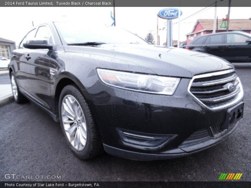 Tuxedo Black / Charcoal Black 2014 Ford Taurus Limited