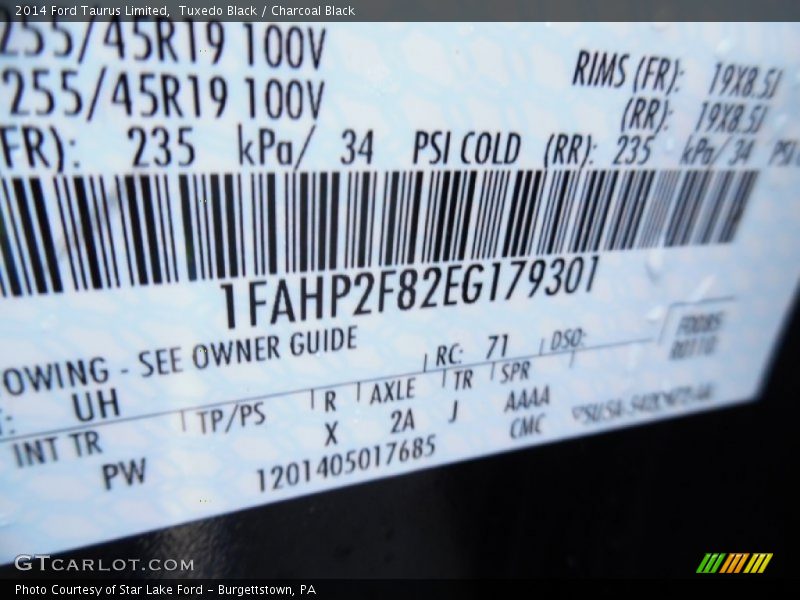 Tuxedo Black / Charcoal Black 2014 Ford Taurus Limited