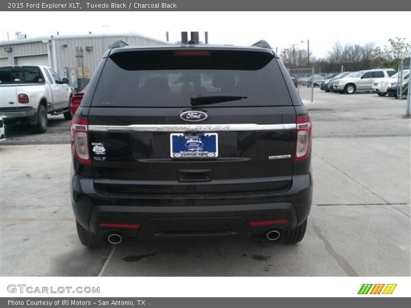 Tuxedo Black / Charcoal Black 2015 Ford Explorer XLT